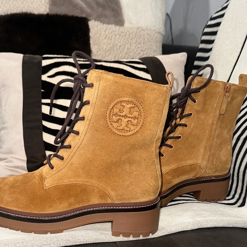 NWOT TORY BURCH Miller Lug Sole Booties - Picture 4 of 11